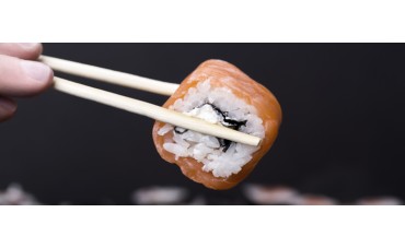 ¿Cómo se  convirtió el salmón en un imprescindible del sushi?