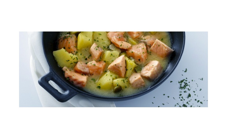 Salmón con patatas y hierbas aromáticas