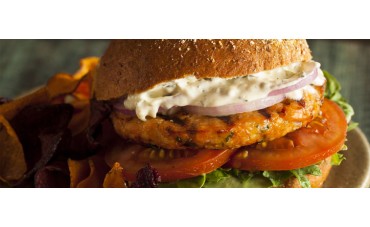 Hamburguesa de salmón, ideal para este verano