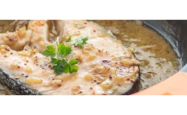 Salmón con mostaza a la antigua y cava