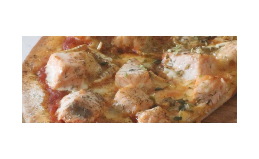 Pizza de salmón y queso brie al eneldo